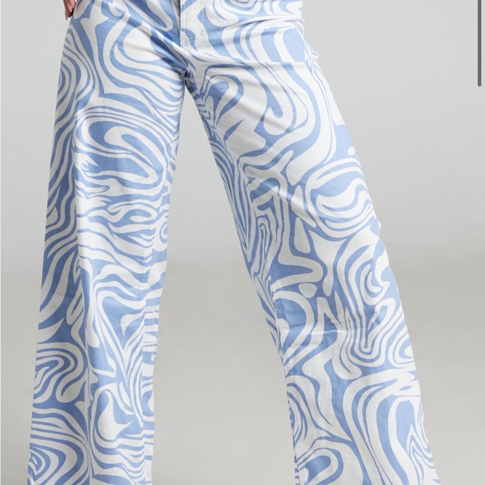 Stylish Blue and White Patterned Wide Leg Pants